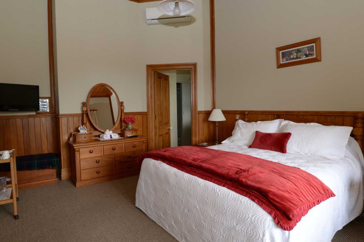 Villa Heights Bed & Breakfast | New Plymouth Accommodation